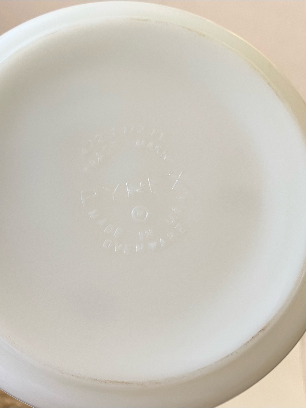 vintage PYREX Horizon 1.5 pint Casserole Dish (472) in Blue & White - Picture 8 of 8